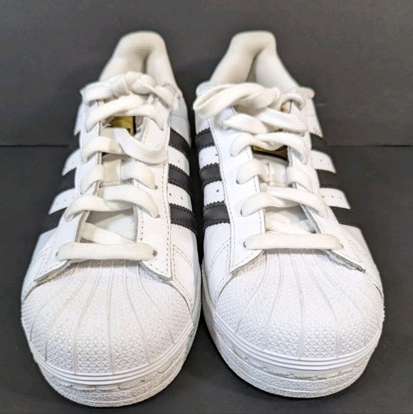 adidas Originals Superstar Youth 4.5 Sneaker White/Black/White C77154 Crispy - Picture 2 of 8